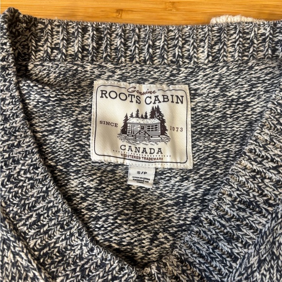 Heathered Gray V-Neck Sweater with Contrast Bands - Picture 3 of 3